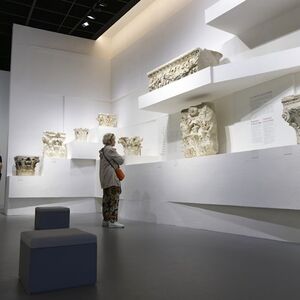 Veranstaltung: Musée de la Romanité: Billet coupe-file, Auditorium du Musée de la Romanité in Nîmes