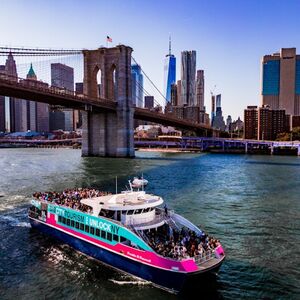 Veranstaltung: New York: 70-Min Freedom Liberty Sightseeing Cruise by Big City, Circle Line Sightseeing Cruises in New York