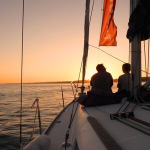 Veranstaltung: Lisboa: Passeio de barco ao pôr do sol de 2 horas saindo de Belém, Lisbon Sailing in Lisbon