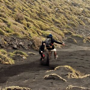 Veranstaltung: Monte Etna e Grotta della Lava: Tour guidato, Mount Etna in Nicolosi