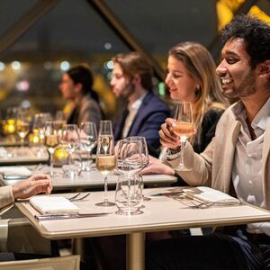 Veranstaltung: Tour Eiffel : accès au 1er étage + dîner à la Brasserie Madame, Eiffel Tower in Paris