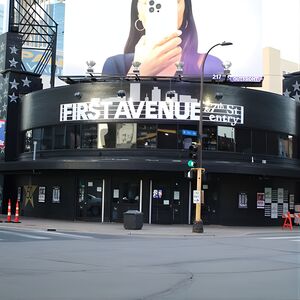 Veranstaltung: In the Footsteps of Prince: A Self-Guided Audio Tour of Downtown Minneapolis, Mary Tyler Moore Statue in Minneapolis