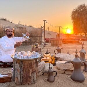 Veranstaltung: Evening Heritage Safari: Vintage G-Class Ride with Dinner at Al Marmoom Camp, Dubai Desert Safari in Dubai