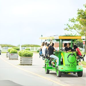 Veranstaltung: Halifax Pedal Pub Crawl along the Waterfront on a Solar-Powered Pedal Bus!, Seaport Social in Boston