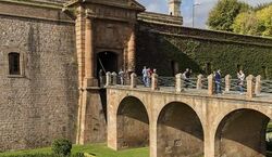 Veranstaltung: Paseo por el casco antiguo de Barcelona y Montjuïc: Visita al castillo y paseo en teleférico, Castell de Montjuïc in Barcelona