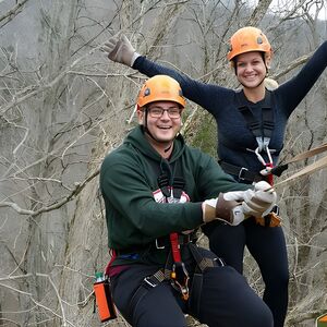 Veranstaltung: Fully Guided Zipline Canopy Tour through Kentucky River Palisades, 8291 Old Richmond Rd in Lexington