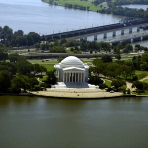 Veranstaltung: Washington, D.C. Highlights: Guided Bus Tour, United States Navy Memorial in Washington, D.C.