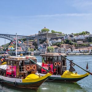 Veranstaltung: Porto: Passeio guiado de Tuk Tuk pela cidade + Cruzeiro, Porto Helicopter Tours in Porto