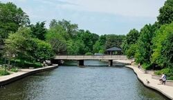 Veranstaltung: Naperville Mystery Picnic: Self-Guided Foodie Adventure, in Chicago
