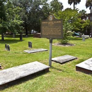 Veranstaltung: Savannah Ghost Tour: Self-Guided Walking Audio Tour, Ghosts and Gravestones Savannah in Savannah