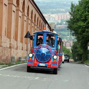 Veranstaltung: San Luca Express e degustazione locale, Bologna Food & Drink Tours in Bologna