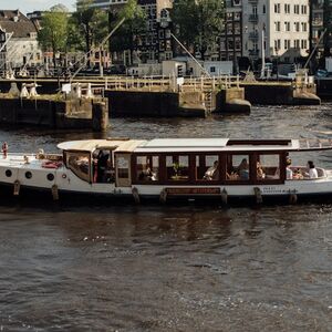 Veranstaltung: Amsterdam: Guided Luxury Private Cruise, Amsterdam Centraal in amsterdam