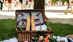 Event: Parisian Romantic Picnic, in Paris
