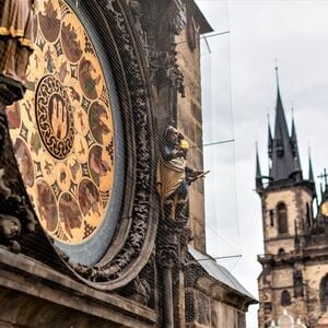 Veranstaltung: Images of Love Black Light Theater Show + Prague Astronomical Clock, HILT Black Light Theatre in Prague