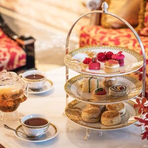 Veranstaltung: Versace Afternoon Tea With Prosecco, Food and Drinks Dubai in Dubai