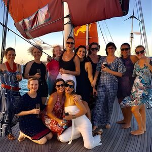 Veranstaltung: Shaolin Sunset Sailing Aboard Authentic Chinese Junk Boat, Crystalbrook Superyacht Marina in Port Douglas