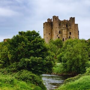 Veranstaltung: Celtic Boyne Valley & Ancient Sites : Day Tour from Dublin, Trim Castle in Trim