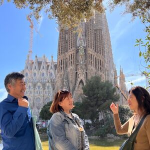 Veranstaltung: Park Güell y Sagrada Familia: Entrada + Guía chino, japonés, coreano o inglés, Park Güell in Barcelona