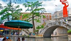 Veranstaltung: River Walk San Antonio: Guided Food Tour, San Antonio City Tours in San Antonio