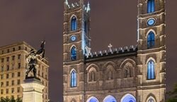 Veranstaltung: Montréal: Sightseeing River Cruise + AURA Experience at Notre-Dame, Montreal Cruises in Montreal