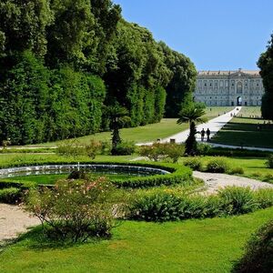 Veranstaltung: Reggia di Caserta: Biglietto d'ingresso prioritario + Andata e ritorno da Napoli, Royal Palace of Caserta in Caserta