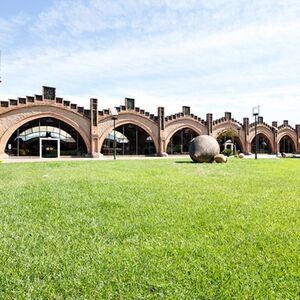 Veranstaltung: Bodega Codorníu: Tour guiado + Visita guiada y cata de 2 vinos, Codorníu Winery in Sant Sadurní d'Anoia