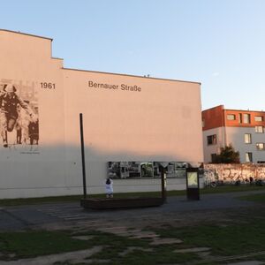 Veranstaltung: Berlin: Schicksale, Liebesgeschichten & Kriegshelden Geführte Tour, Babylon in Berlin