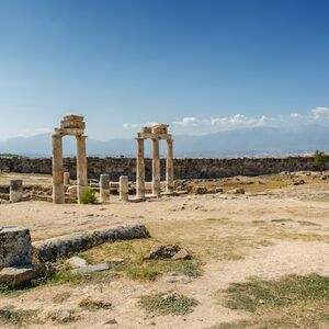 Veranstaltung: Hierapolis & Travertines of Pamukkale: Day Tour from Bodrum, Ancient Hierapolis in Pamukkale