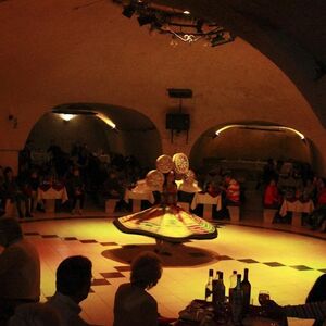 Veranstaltung: Cappadocia: Turkish Night Show + Dinner + Unlimited Drinks, Day Trips from Nevşehir in Nevsehir