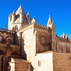 Veranstaltung: Évora: Visita guiada à cidade + degustação de vinhos, Day Trips from Lisbon in Lisbon