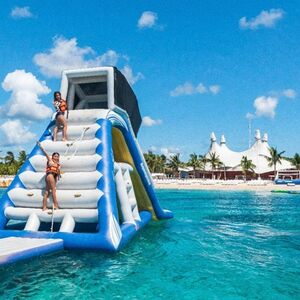 Veranstaltung: Pase de un día para la playa y el parque acuático de Playa Mia, Playa Mia Grand Beach Park in San Miguel de Cozumel