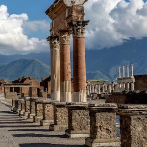 Veranstaltung: Napoli, Pompei, Vesuvio e Caserta: Carta Musei, Naples City Tours in Naples