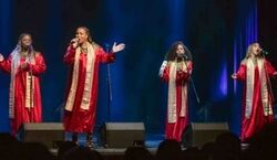 Veranstaltung: Adventní gospely 2025 - Stella Jones & The Christmas Singers /USA/, Pražská křižovatka in Praha 1