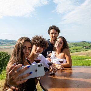 Veranstaltung: Montepulciano: Tour di degustazione di vini in due cantine, Siena Wine Tasting in Siena