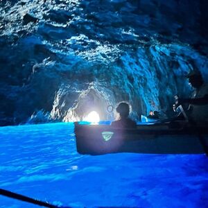 Veranstaltung: Isola di Capri e Grotta Azzurra: tour guidato per piccoli gruppi + viaggio di andata e ritorno da Napoli, Day Trips from Naples in Naples