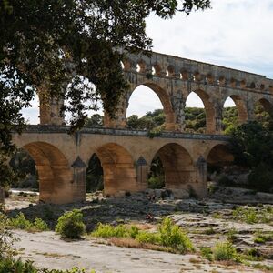 Veranstaltung: Saint Rémy, Les Baux de Provence & Pont du Gard : Visite guidée, Day Trip from Avignon in Avignon