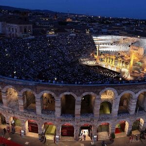 Veranstaltung: Arena dell'Opera di Verona: Biglietto per l'opera e tour a piedi della città, Verona Arena in Verona