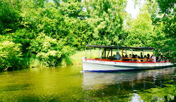 Veranstaltung: Lyngby & Bagsværd Lake: Baadfarten Boat Ride, in Copenhagen