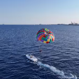 Veranstaltung: Barcelona: Experiencia Parasailing, Barcelona Surfing in Barcelona