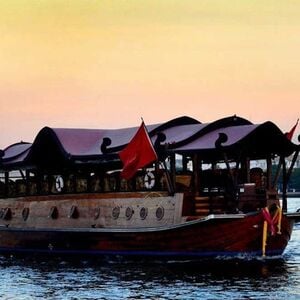 Veranstaltung: Bangkok: Chao Phraya River Cruise with Breakfast + Wat Arun Guided Tour, Bangkok River Cruises in Bangkok