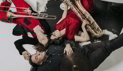 Veranstaltung: Insomnia Brass Band, Brunnenhof im Zeughaus in Augsburg