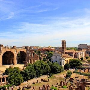 Veranstaltung: Roma Pass: Accesso ai trasporti pubblici per 48 o 72 ore + ingresso a 1 o 2 attrazioni, Via dei Fori Imperiali 1 in Rome