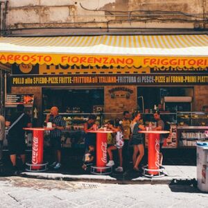 Veranstaltung: Napoli: Quartieri Spagnoli: Visita guidata a piedi, Naples City Tours in Naples