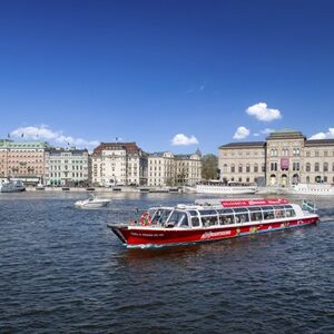 Veranstaltung: Stockholm: Hop-on Hop-off Boat Tour, Wrangel Palace in Stockholm