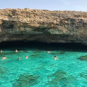 Veranstaltung: Santa Ponsa: Cuevas, Acantilados y Calas Excursión en Barco + Snorkel, Mallorca Boat Trips in Palma de Mallorca