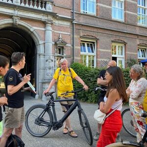 Veranstaltung: Amsterdam: "Urban Unveiled" Bike Tour of Hidden Gems, Amsterdam Centraal in amsterdam