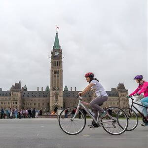 Veranstaltung: 2-Hour Ottawa Express City Bike Tour, 65 Sparks St. in Ottawa