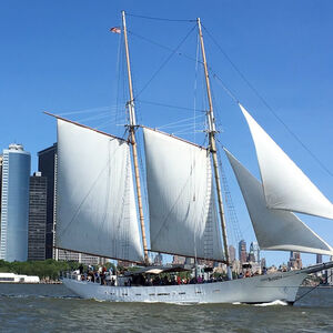 Veranstaltung: NYC Yacht Party Cruise, Pier 36 NYC in New York