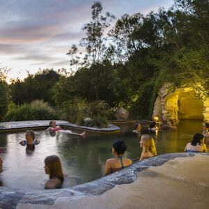 Veranstaltung: Mornington Peninsula Hot Springs & Bathing Boxes, Peninsula Hot Springs in Fingal