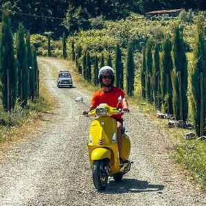 Veranstaltung: Chianti: Tour panoramico in Vespa + biglietti per la degustazione di vini, Day Trips from Siena in Siena